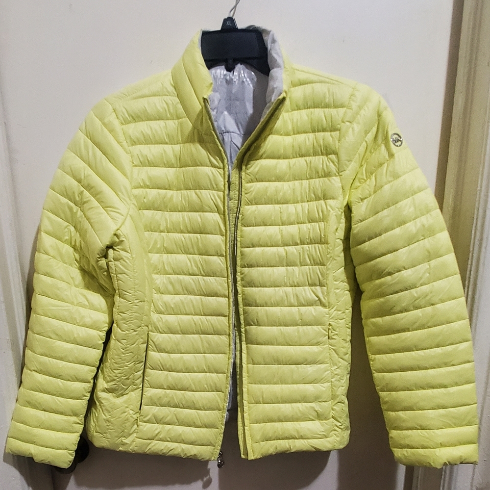 Michael Kors packable coat Size Large READ⬇️